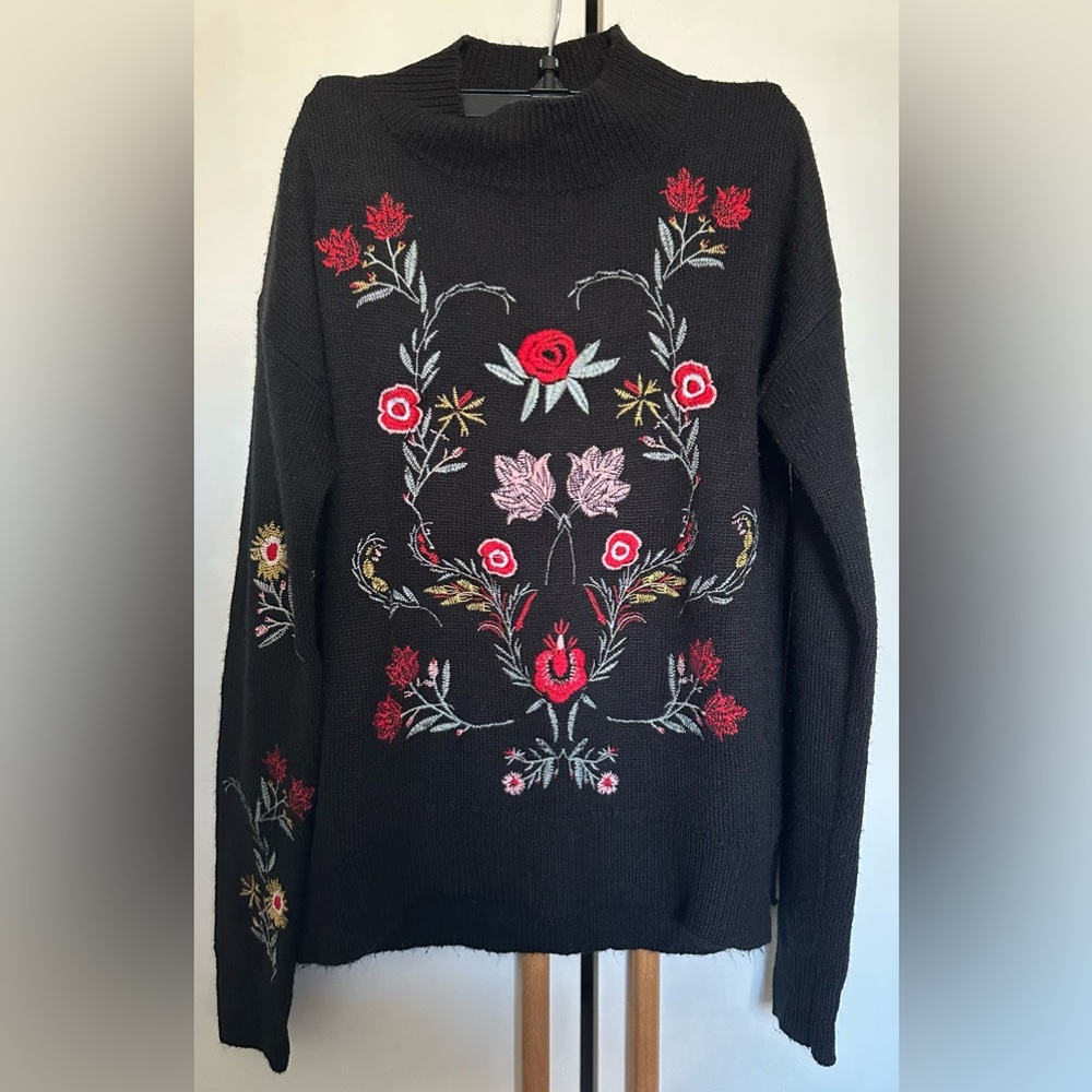WYLD HART Women’s Black Embroidered Sweater
Mock Turtleneck Pull On Size M